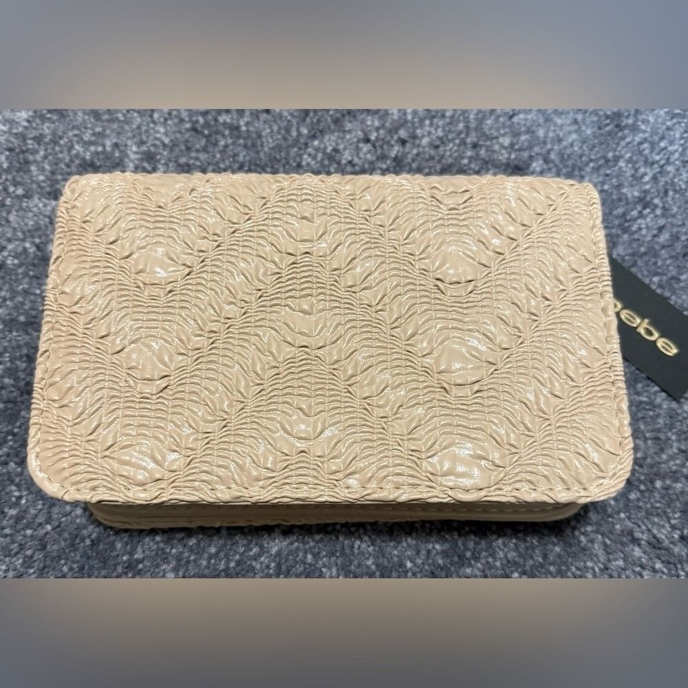 bebe Beige Textured Crossbody Handbag with‎ Gold Chain NWT - Picture 3 of 9